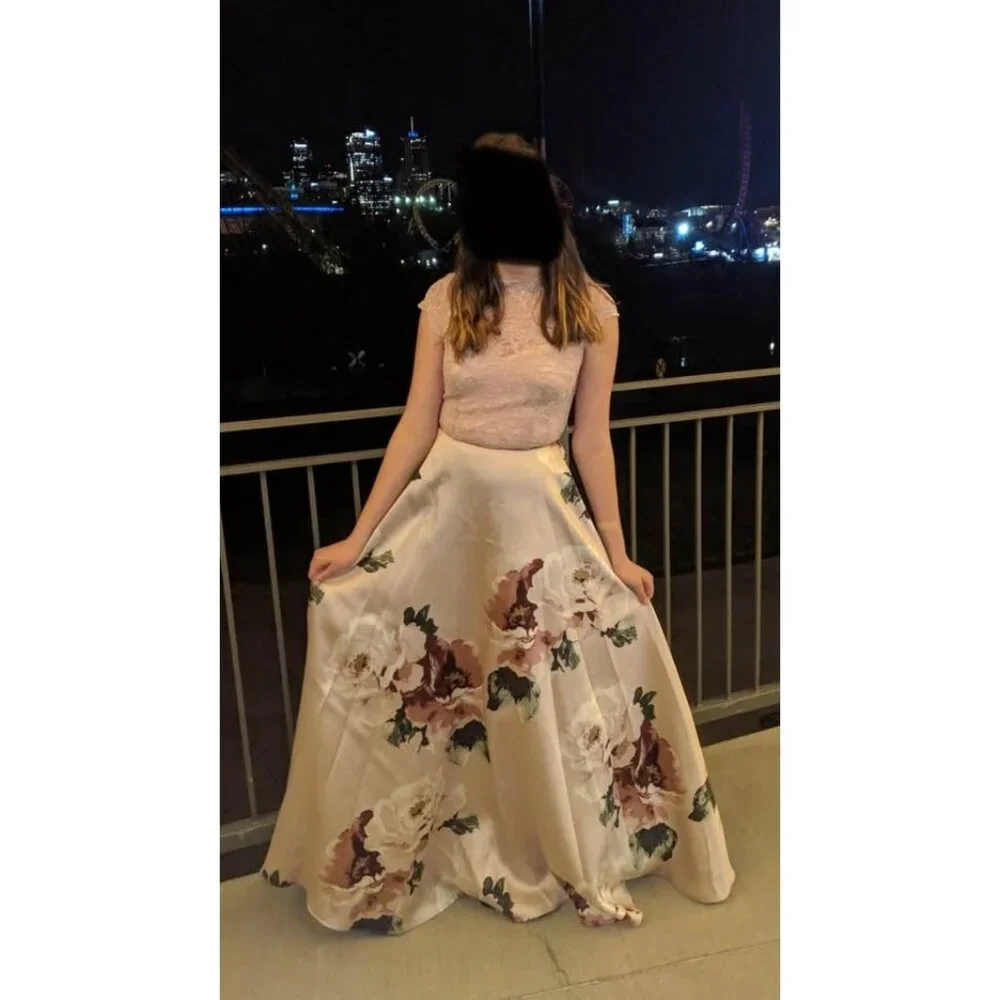 PROM DRESS - Picture 2 of 4